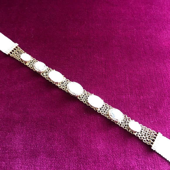 Versatile Ribbon Accessory - Picture 4 of 6